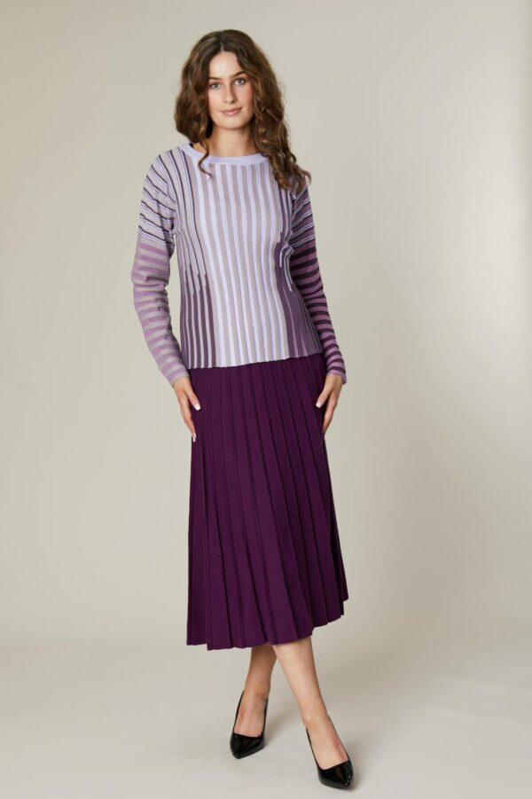 Jessica Graaf – Round neck vertical striped sweater - front