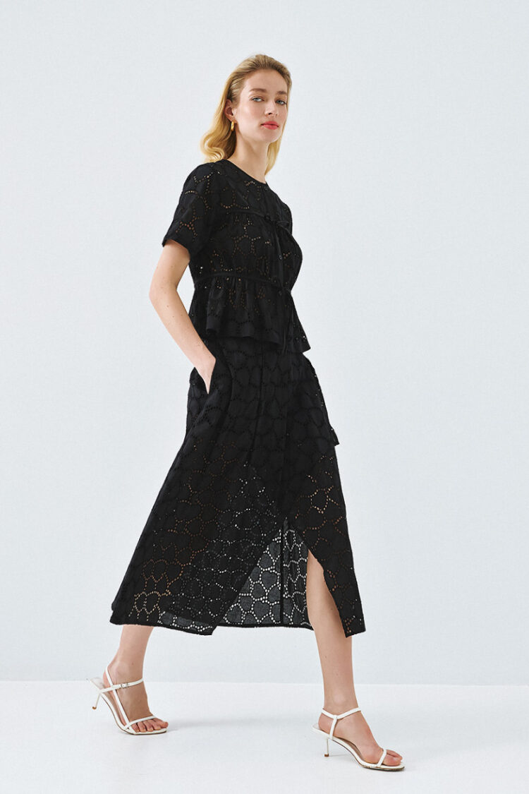 Access - Midi broderie skirt with a slit | Black